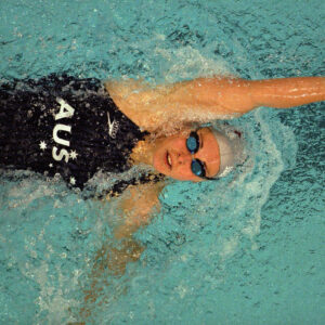 6 Dec 2000:  Gian Rooney of Australia on her way to winning the 100m Backstroke final, at the Telstra 2000 World Cup, held at the Melbourne Sports and Aquatic Centre, Melbourne, Australia. Mandatory Credit: Mark Dadswell/ALLSPORT